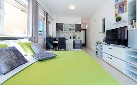 Studio Apartment&Room Ten